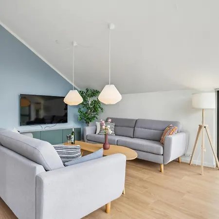 Unique Multi-level With Game Room, And For Everyone *