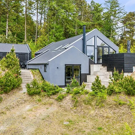 Unique Multi-level With Game Room, And For Everyone Ebeltoft