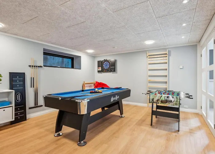 Дом отдыха Unique Multi-level With Game Room, And For Everyone *