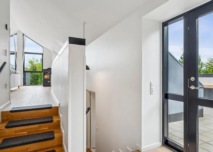 Unique Multi-level With Game Room, And For Everyone