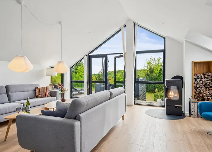 Unique Multi-level With Game Room, And For Everyone Эбельтофт